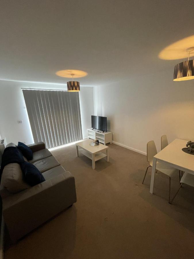 Modern 2-Bed Apartment In The Heart Of Salford Quays Eksteriør billede
