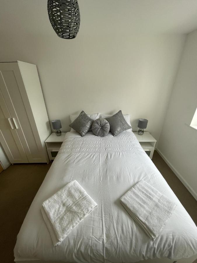 Modern 2-Bed Apartment In The Heart Of Salford Quays Eksteriør billede