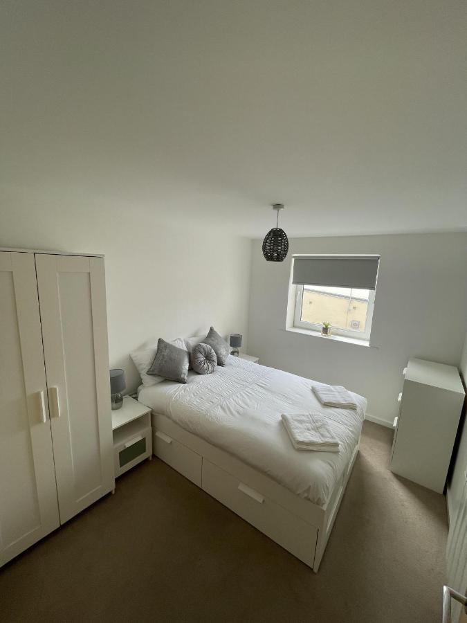 Modern 2-Bed Apartment In The Heart Of Salford Quays Eksteriør billede