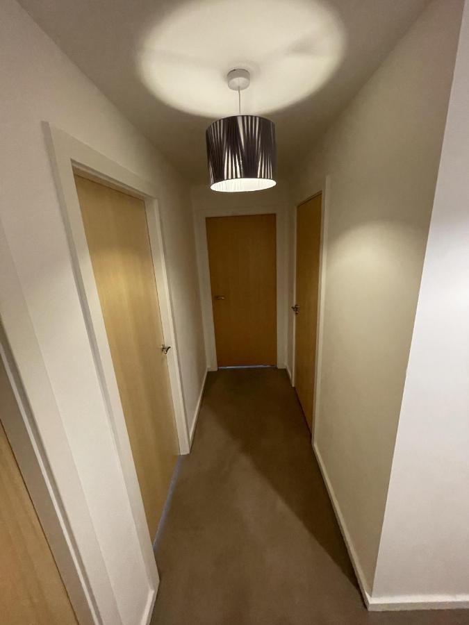Modern 2-Bed Apartment In The Heart Of Salford Quays Eksteriør billede