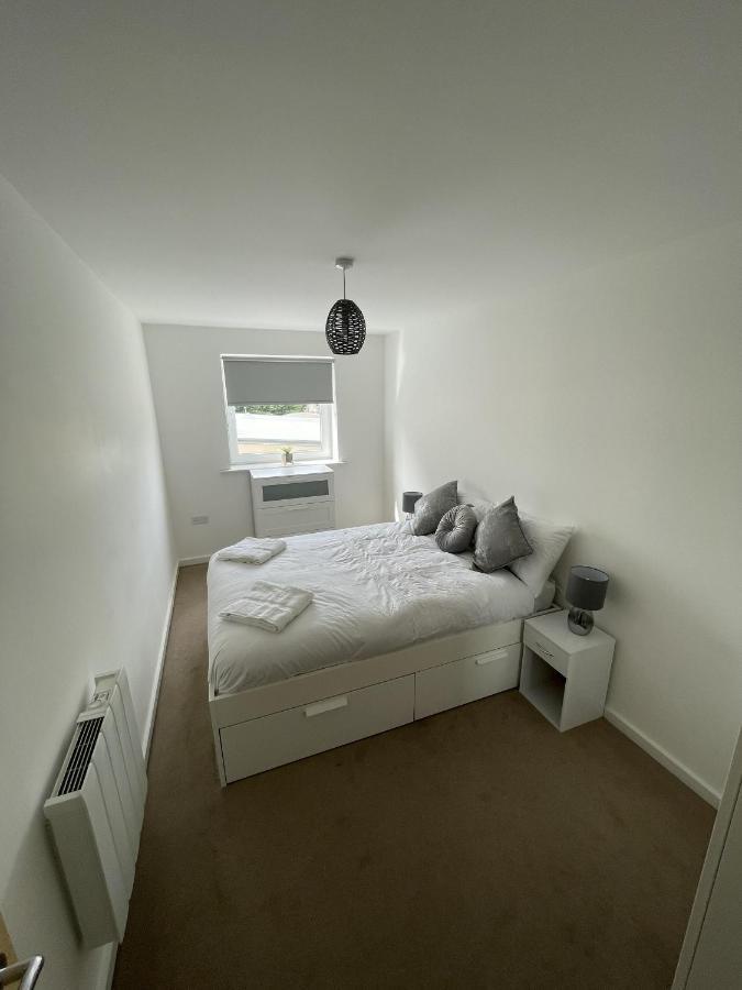 Modern 2-Bed Apartment In The Heart Of Salford Quays Eksteriør billede