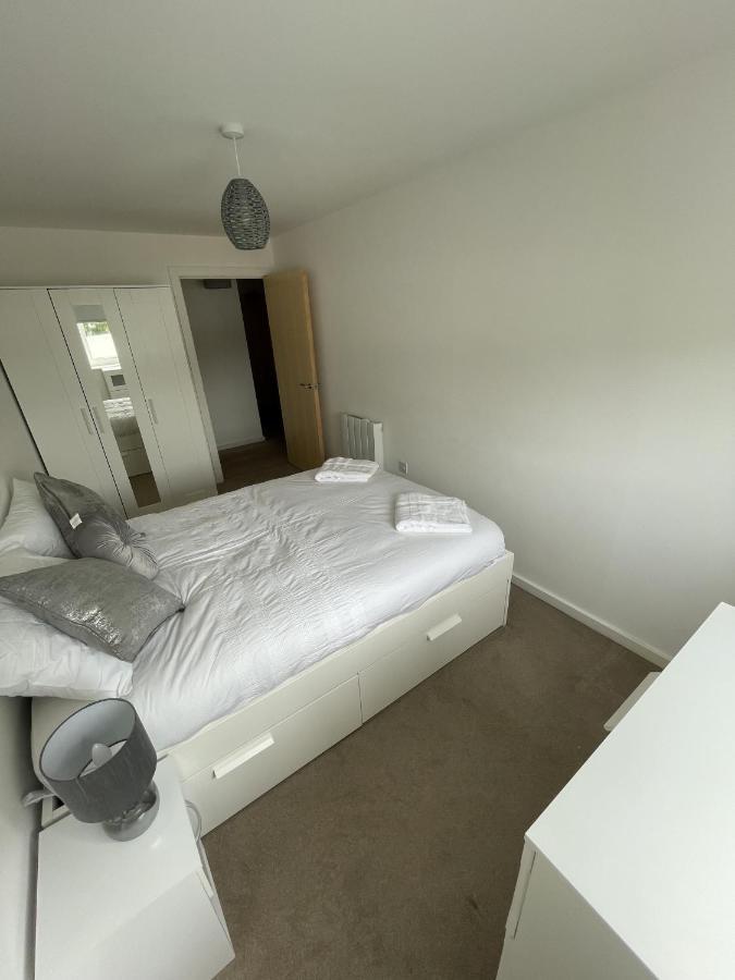 Modern 2-Bed Apartment In The Heart Of Salford Quays Eksteriør billede