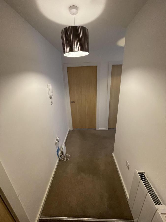 Modern 2-Bed Apartment In The Heart Of Salford Quays Eksteriør billede